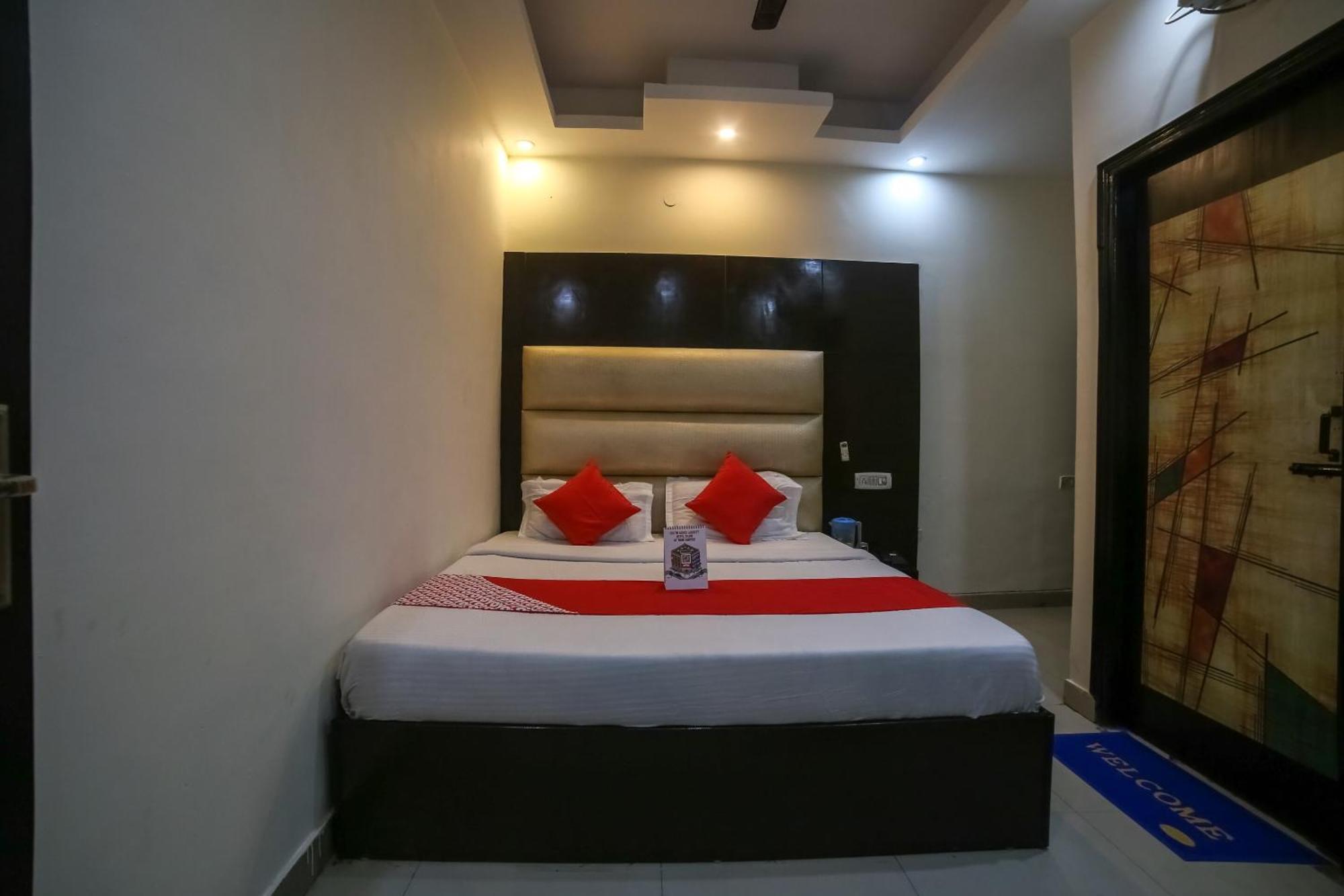 Oyo West Delhi Near Tdi Mall 3* New Delhi